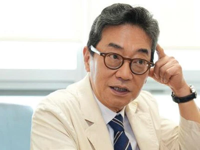 계속되는 목·어깨 통증… 머리와 눈까지 아프다면 디스크 아닐 수 있다