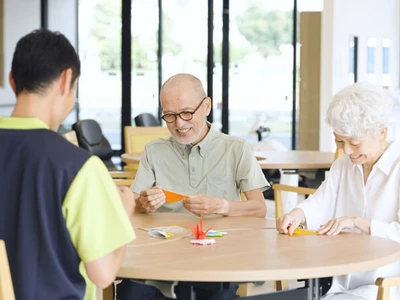 두뇌를 쓰는 습관, 치매 늦춘다… 알츠하이머 최대 5년 지연